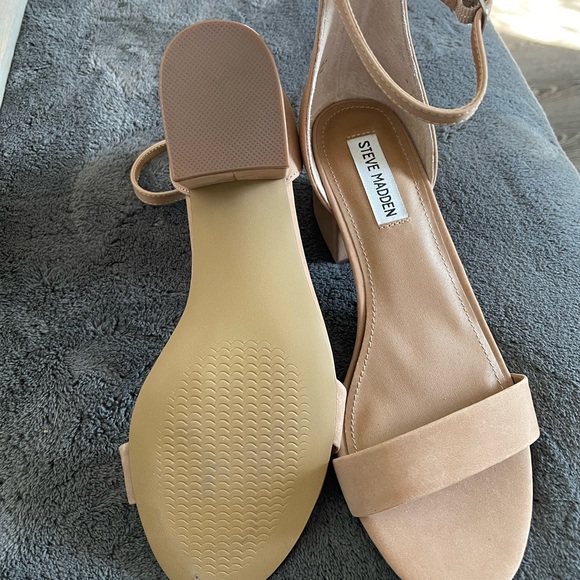 Steve Madden sandals - Picture 2 of 3